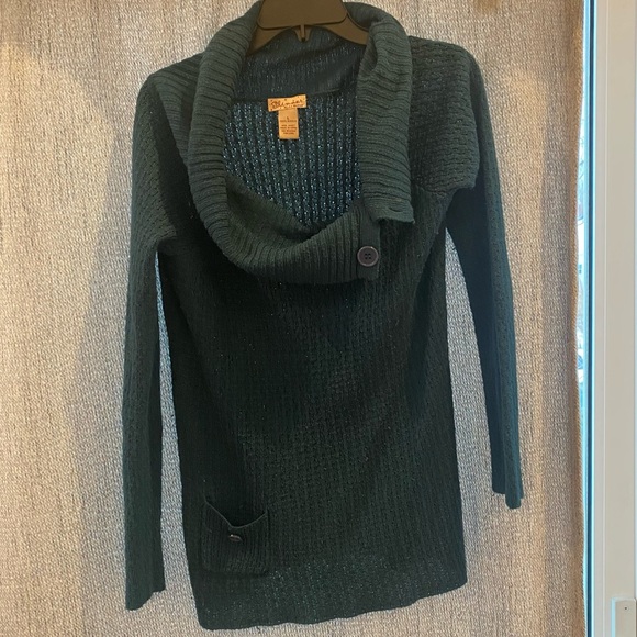 Aqua sweater with button on right top. Large - Picture 1 of 4